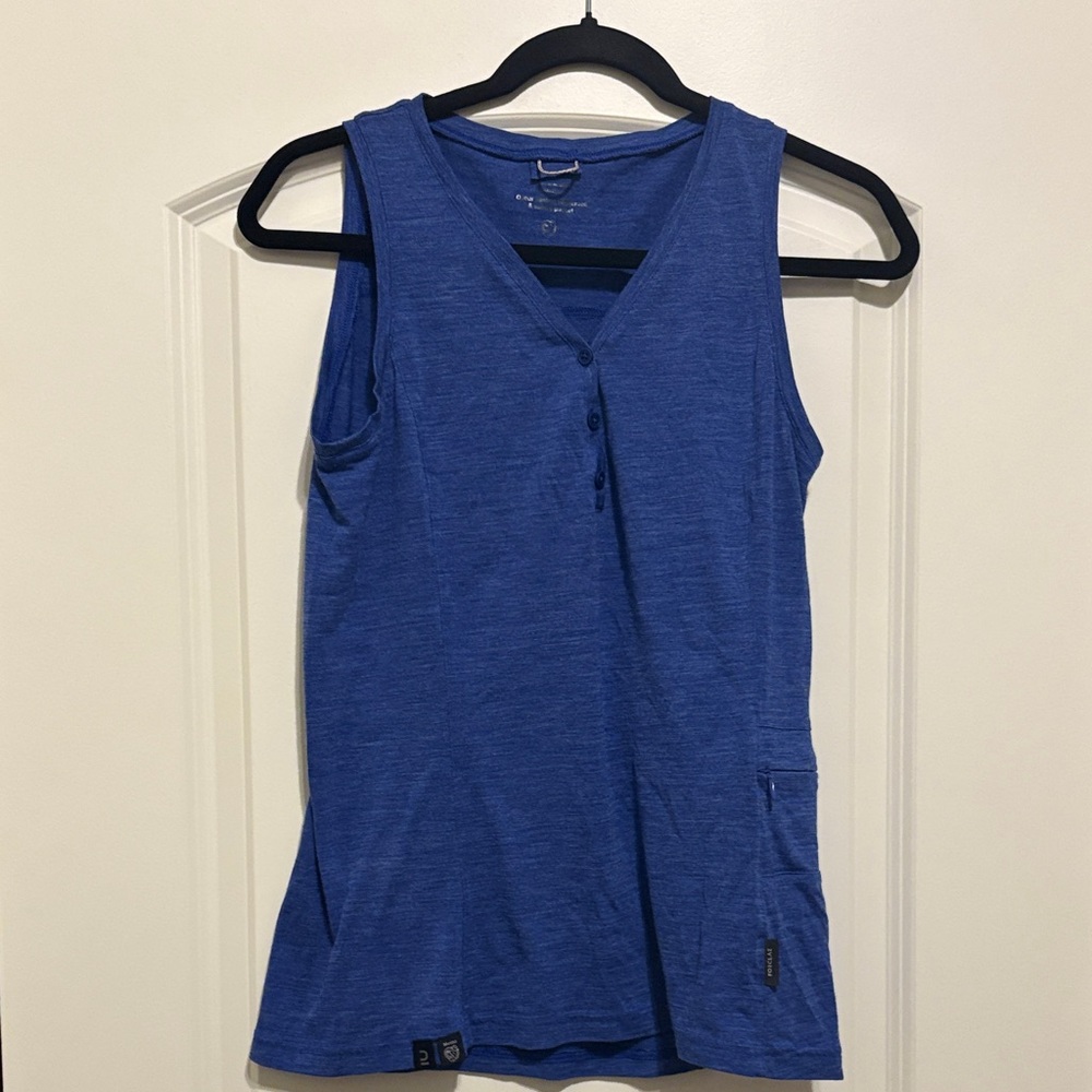 Merino wool travel 500 Tank Top with zip pocket and odor control Forclaz